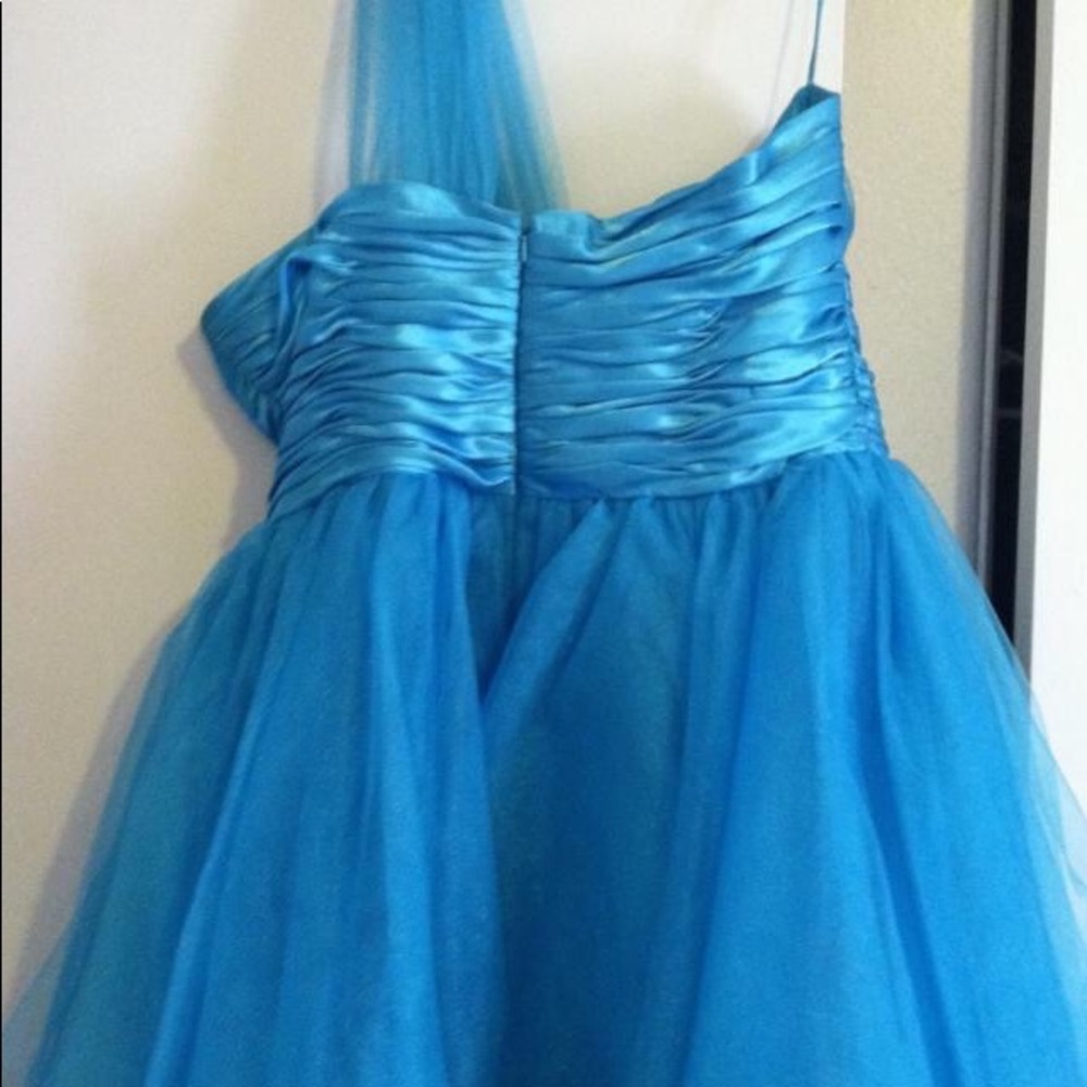 Prom dresses - Picture 3 of 3